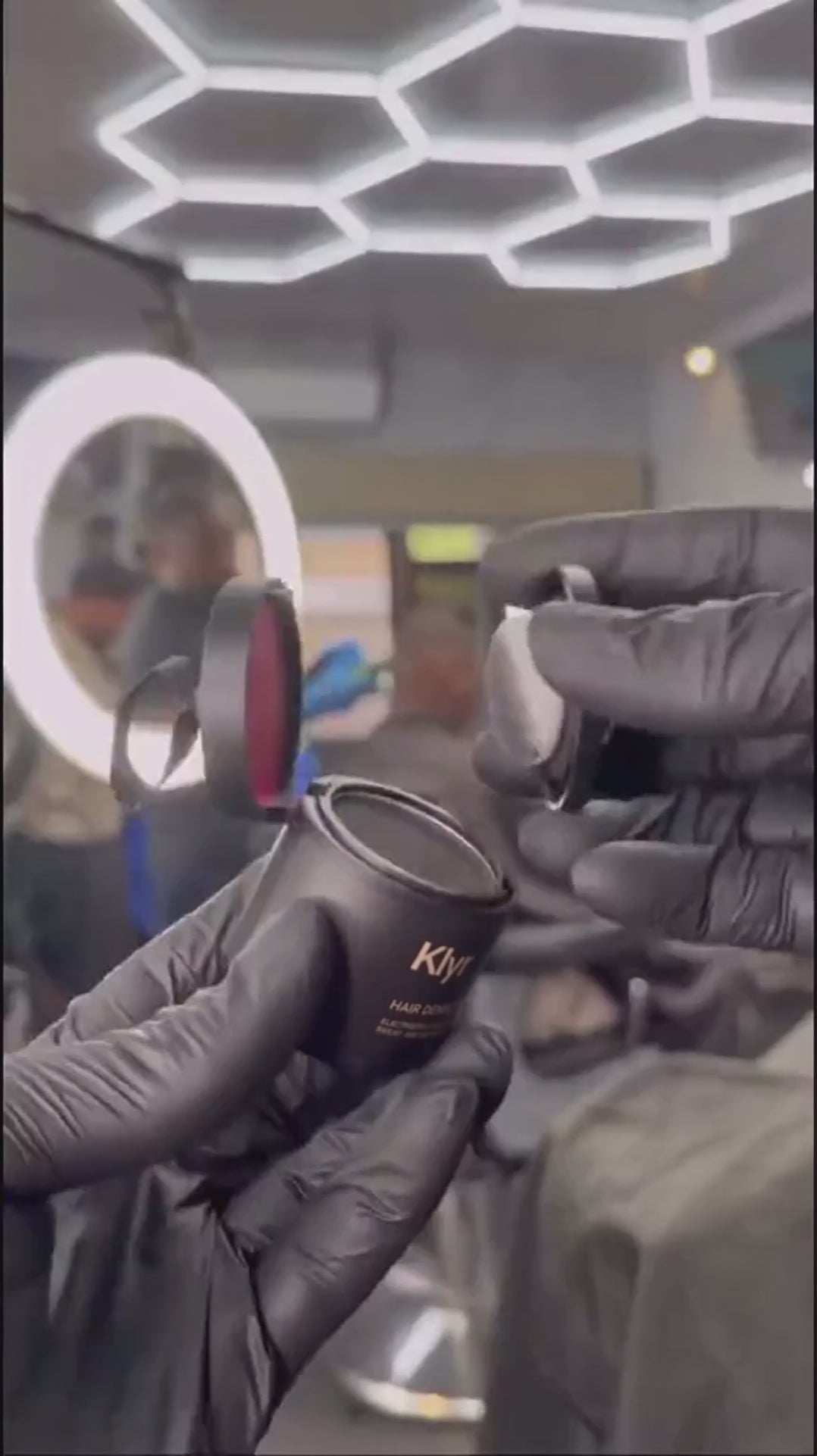 Klyr Hair Thickener Pro application demonstration 3